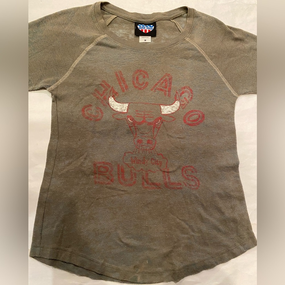 Junk Food Clothing Brand Sunday thermal Long Sleeve Waffle Top Chicago Bulls MED